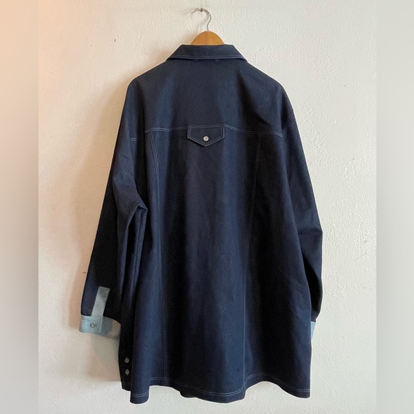 Chambray Two Tone Shacket w/Silver Buttons and Pockets - Picture 2 of 8